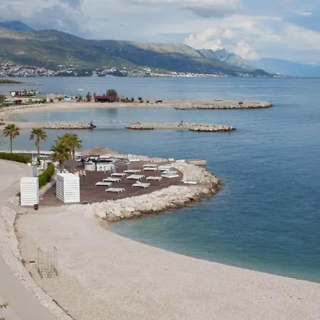 Sunny Yellow - With Balcony And Parking Place, Апартаменти Спліт