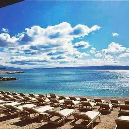 Sunny Yellow - With Balcony And Parking Place, Апартаменти