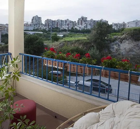 Apartment Sunny Yellow *