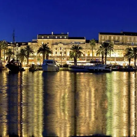 Lägenhet Sunny Yellow - With Balcony And Parking Place, Split