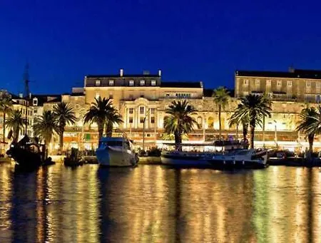 Sunny Yellow - With Balcony And Parking Place,